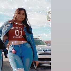 Meet your Posher, Béatriz